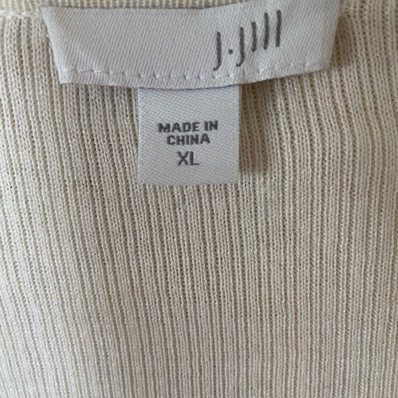 J Jill long duster size XL in off white color, two pockets, three buttons - Picture 2 of 8